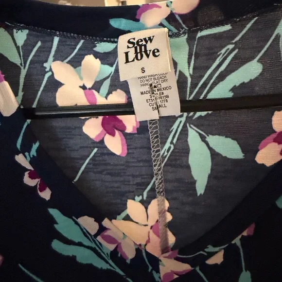 Sew In Love Navy Floral Short Sleeve Top - Picture 3 of 3